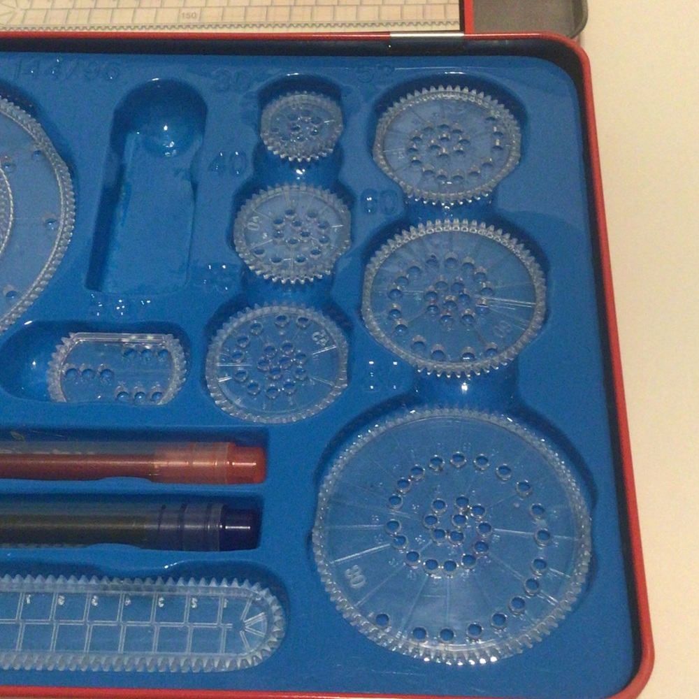 Spirograph Design Set - Picture 3 of 8